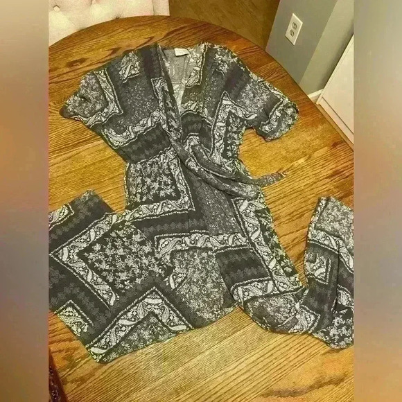 Dress Forum Los Angeles Jumpsuit | Medium - Picture 4 of 8